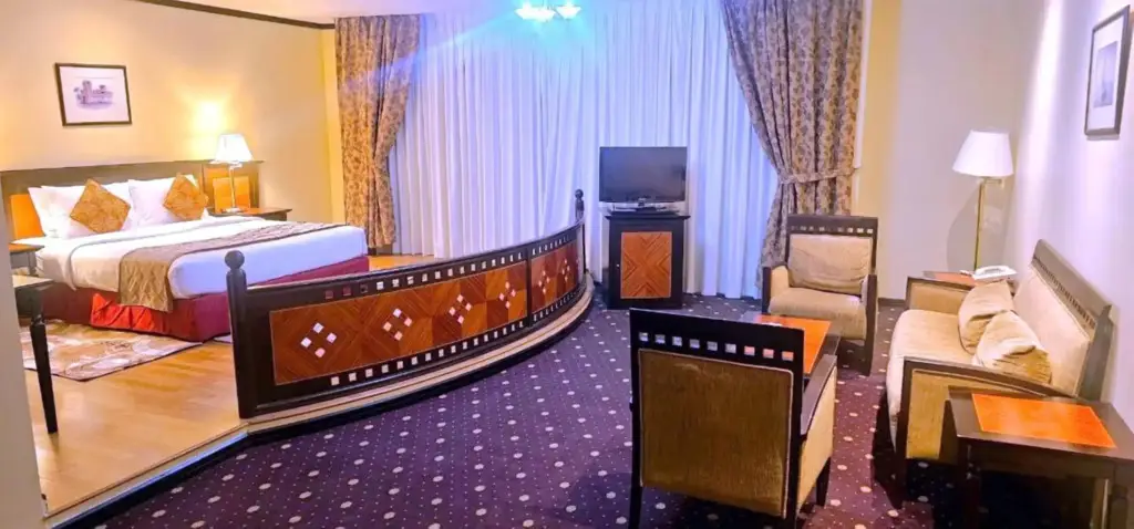 Дубай: Отель Rolla Suites