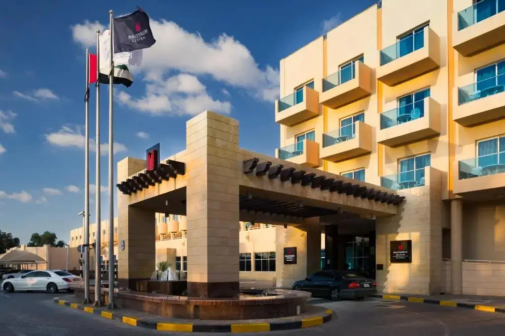 Metropolitan Al Mafraq Hotel — фото 1