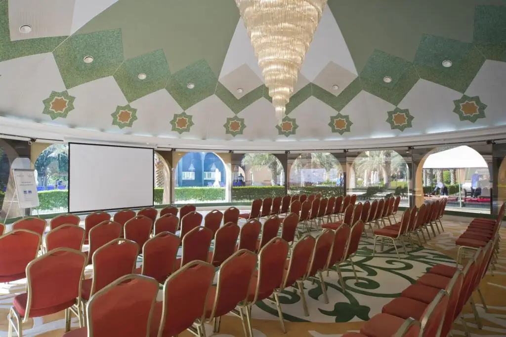 Гантут: Golden Tulip Al Jazira Hotel & Resort