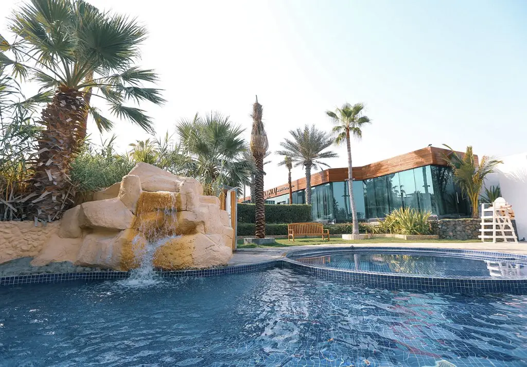 Дубай: Отель Dubai Marine Beach Resort & Spa