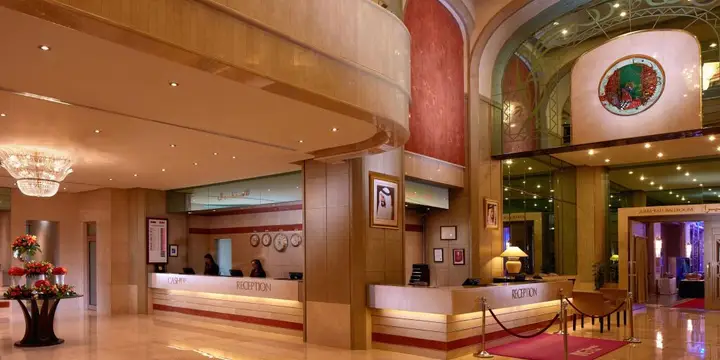 Дубай: Millennium Plaza Downtown Hotel