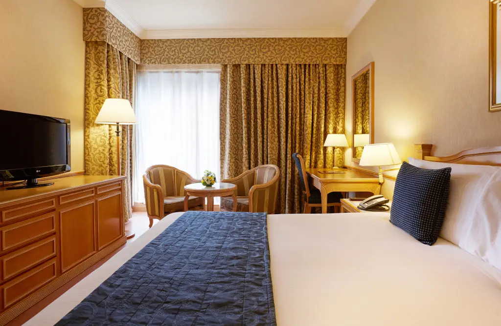 Дубай: Millennium Plaza Downtown Hotel