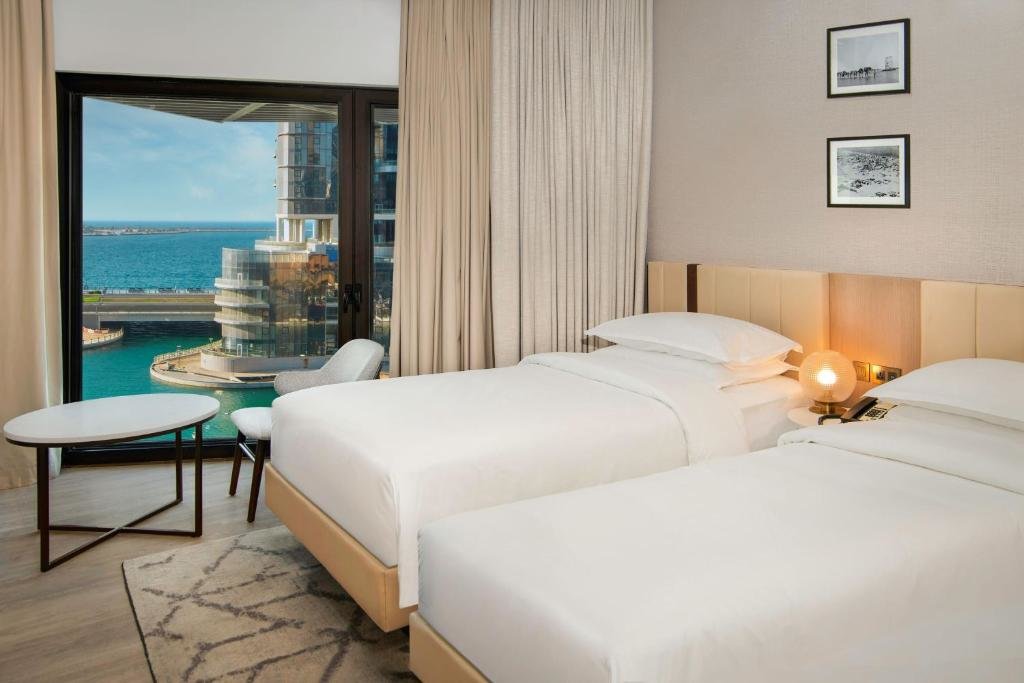 Абу-Даби: Курортный отель Sheraton Abu Dhabi