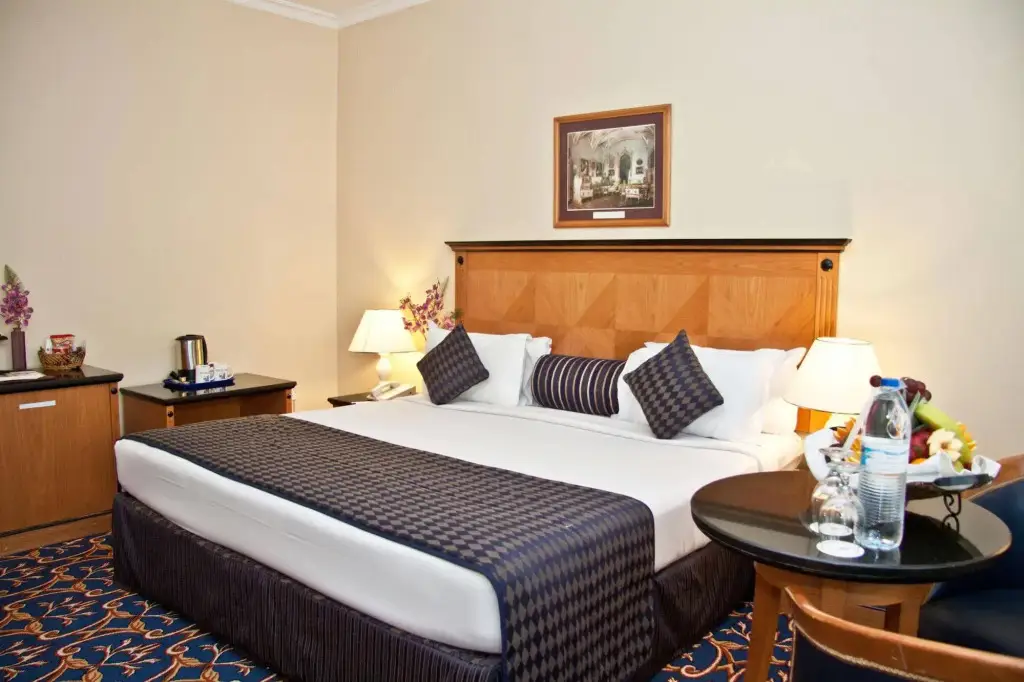 Дубай: Regal Plaza Hotel