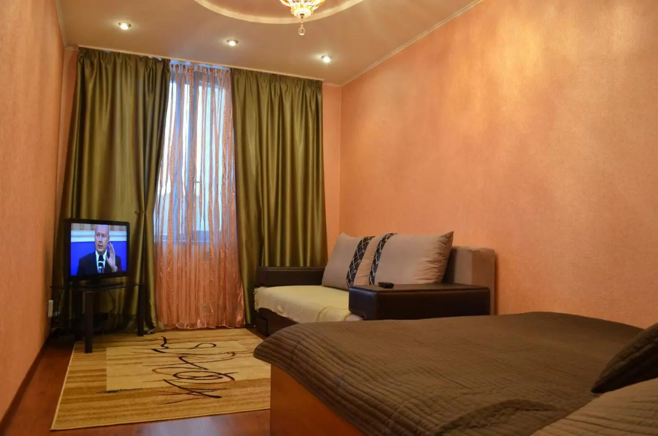 Екатеринбург: Apartment Belinskogo 86