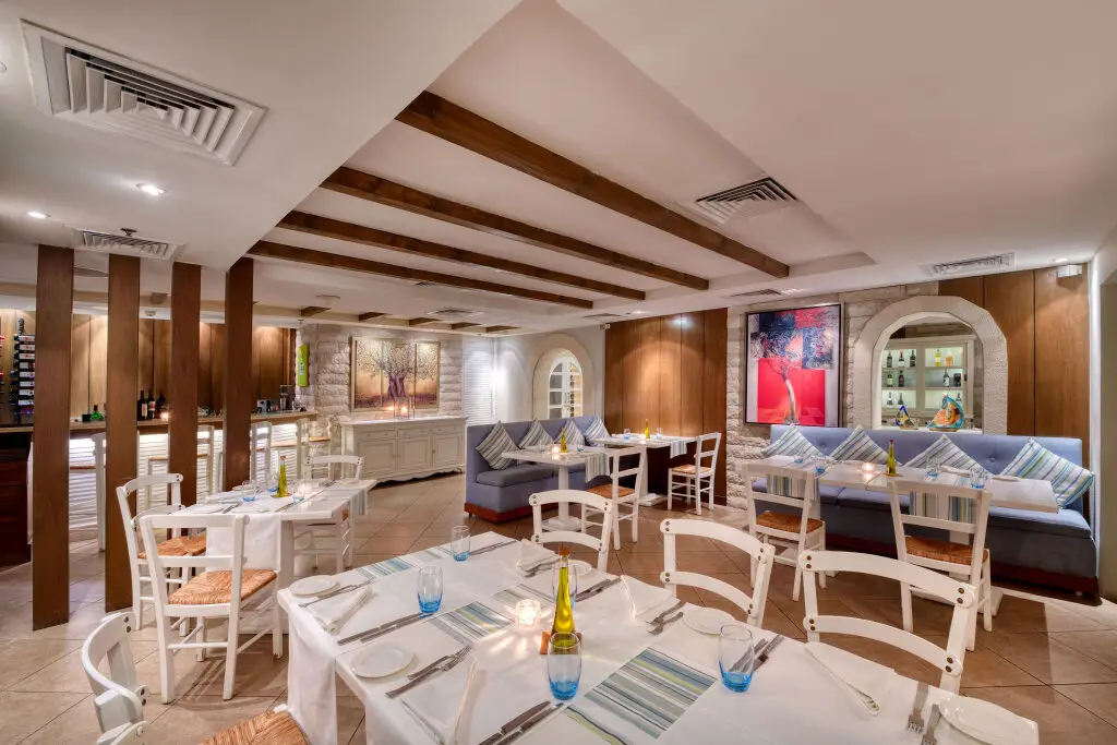 Дубай: Majestic City Retreat Hotel
