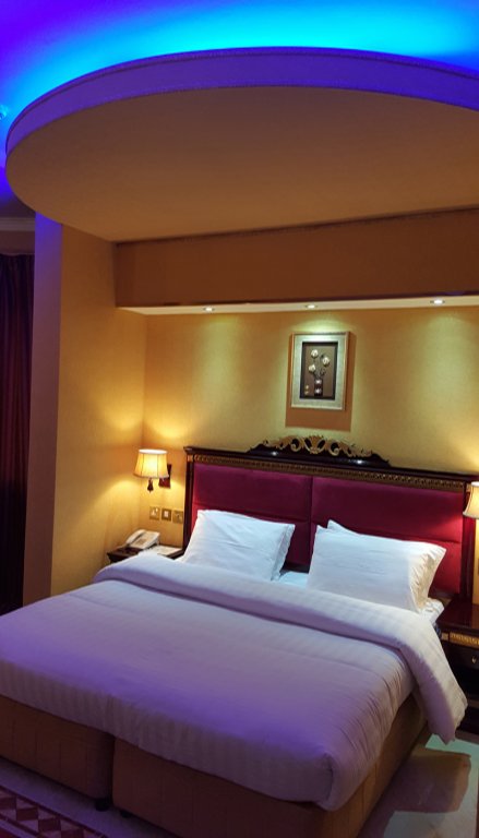 Дубай: Comfort Inn Hotel