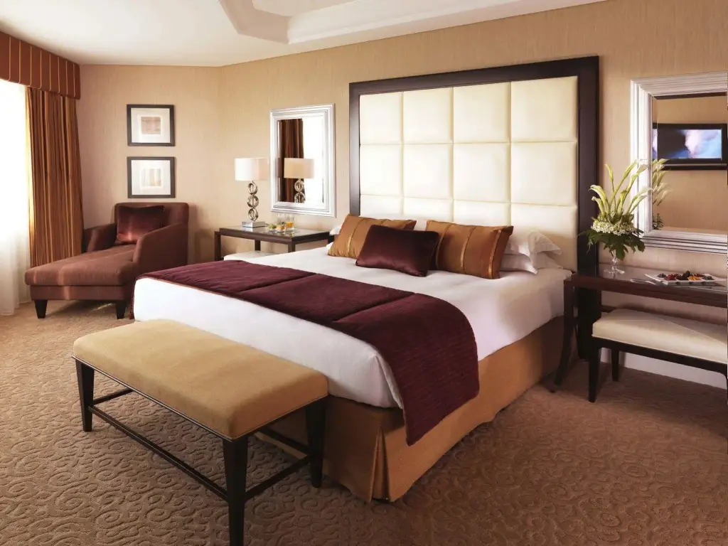 Дубай: Mövenpick Grand Al Bustan Dubai