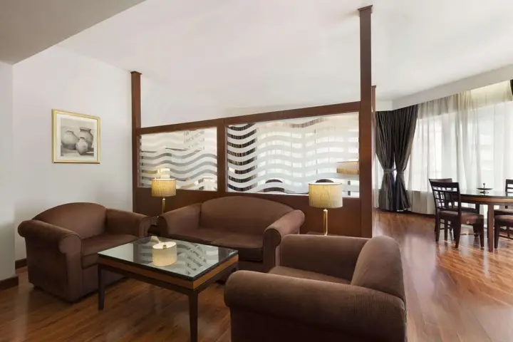 Дубай: Отель Howard Johnson by Wyndham Bur Dubai