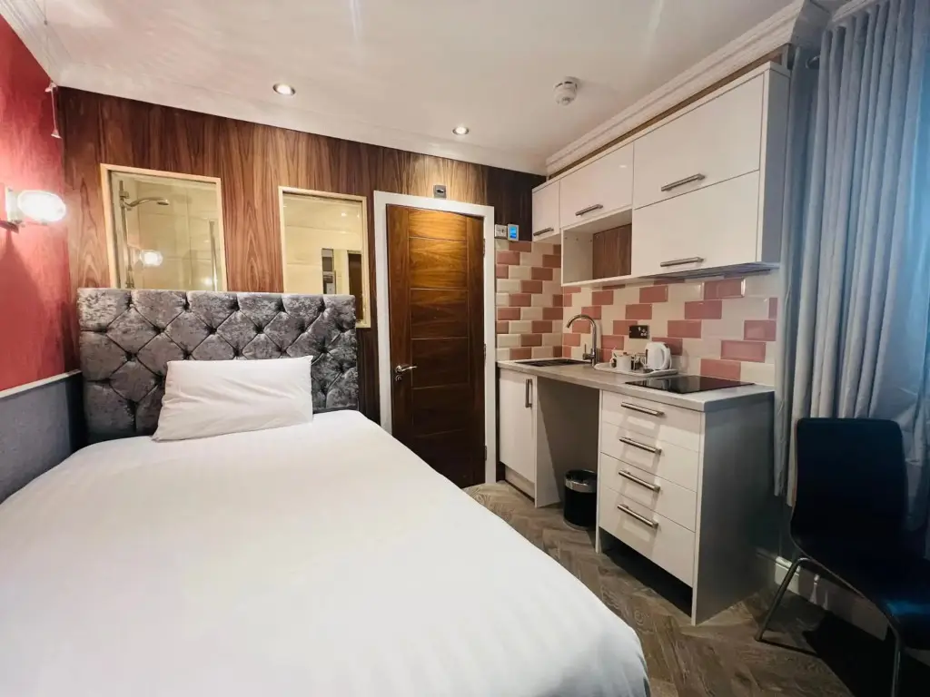 Дубай: Ascot Hotel