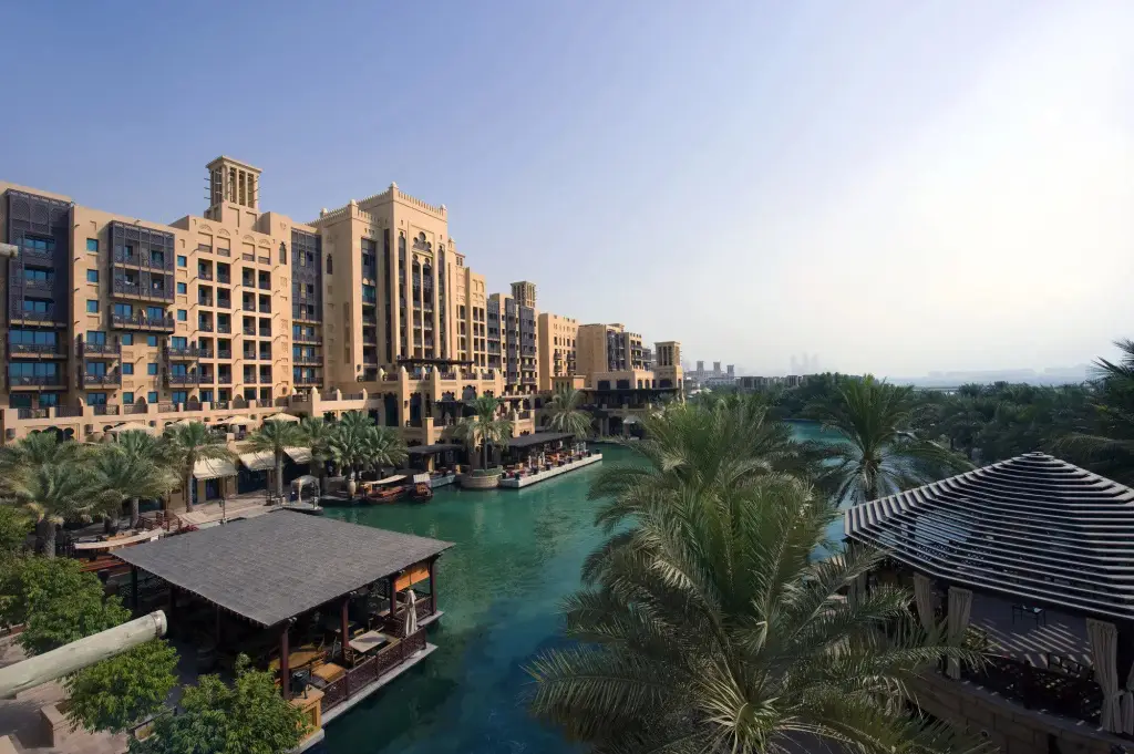 Отель Jumeirah Mina Al Salam — фото 1