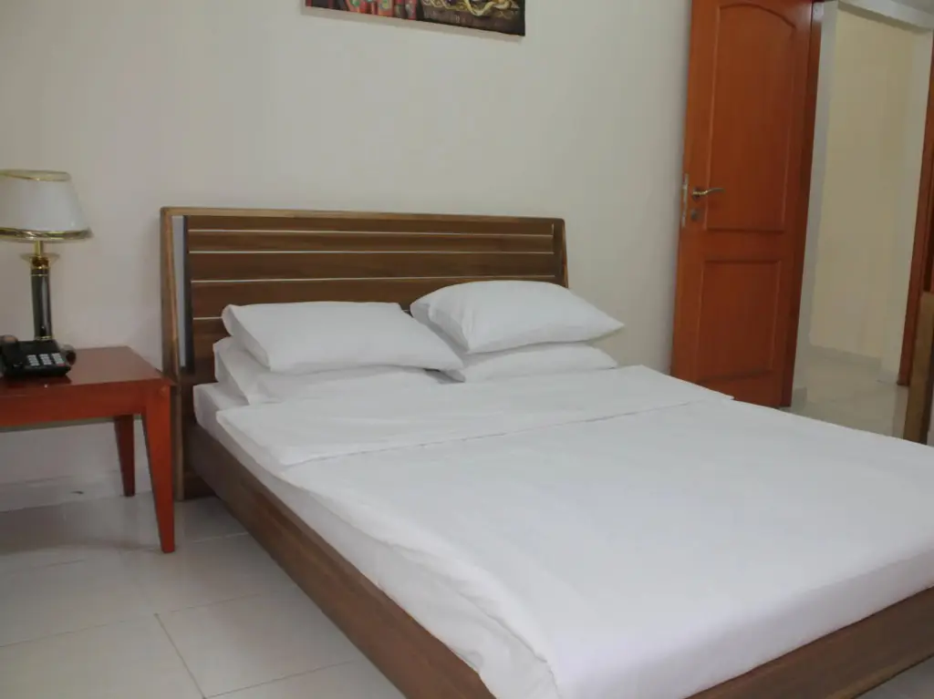 Шарджа: Emirates Palace Hotel Suites