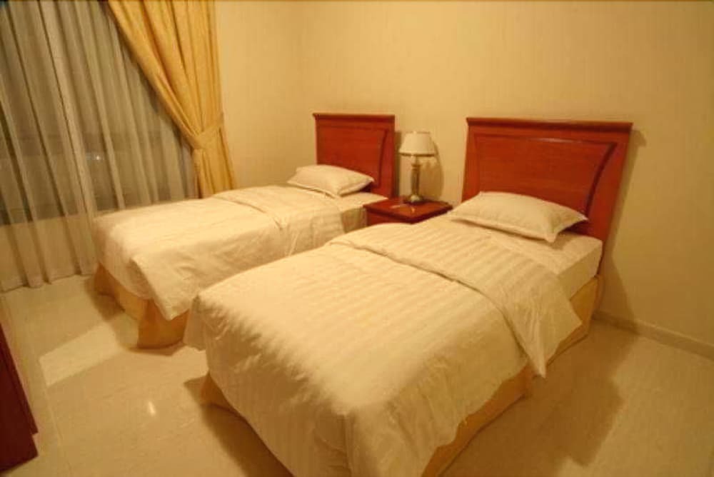 Шарджа: Emirates Palace Hotel Suites
