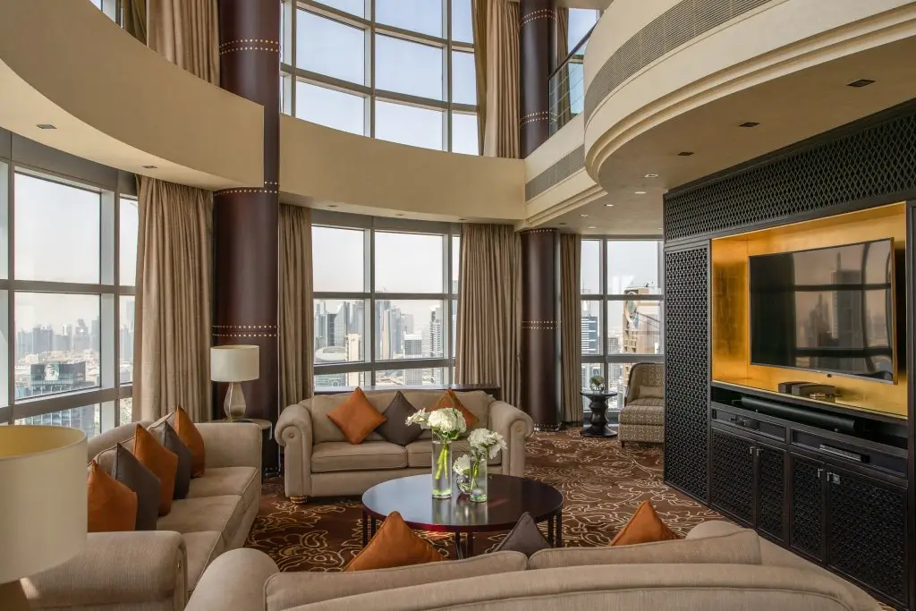 Дубай: Jumeirah Emirates Towers Dubai