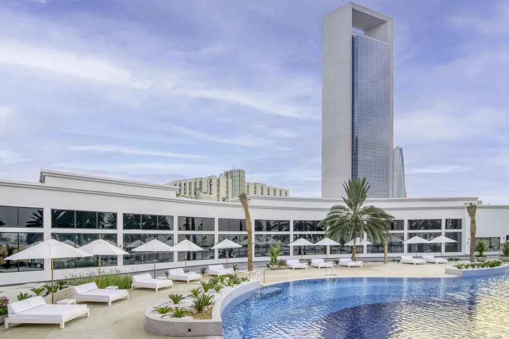 Курортный отель Radisson Blu Hotel & Resort, Abu Dhabi Corniche Hotel — фото 1