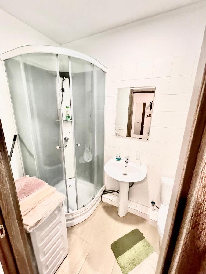 Екатеринбург: апарт-отель Radius central House Площадь 1905 года , разместим от 1 до 4 человек в номере