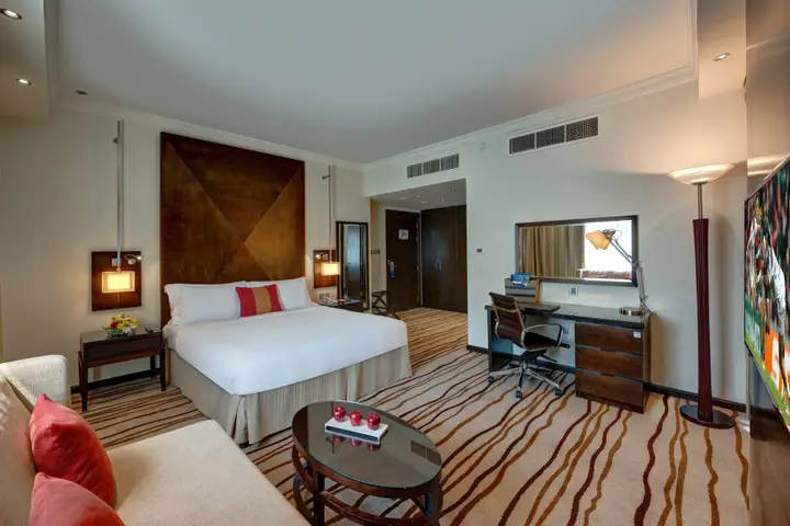Дубай: Отель Radisson Blu Barsha Heights