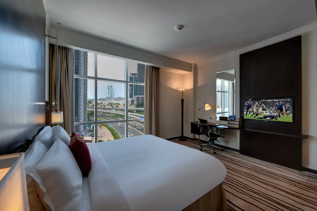 Дубай: Отель Radisson Blu Barsha Heights