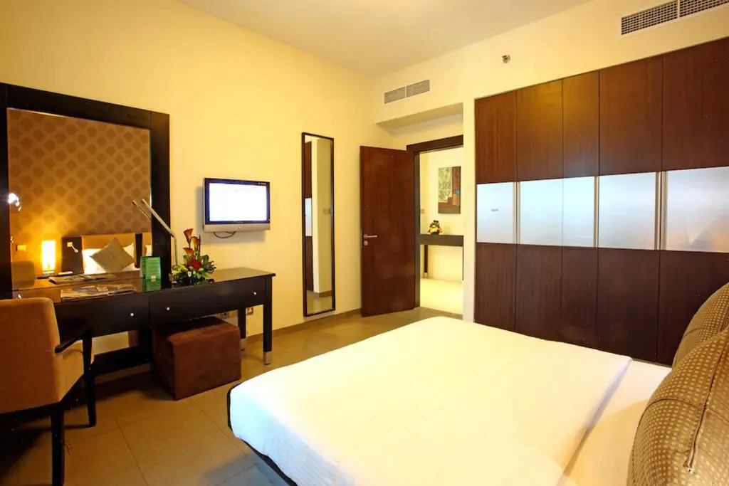 Дубай: Royal Ascot Hotel Apartment