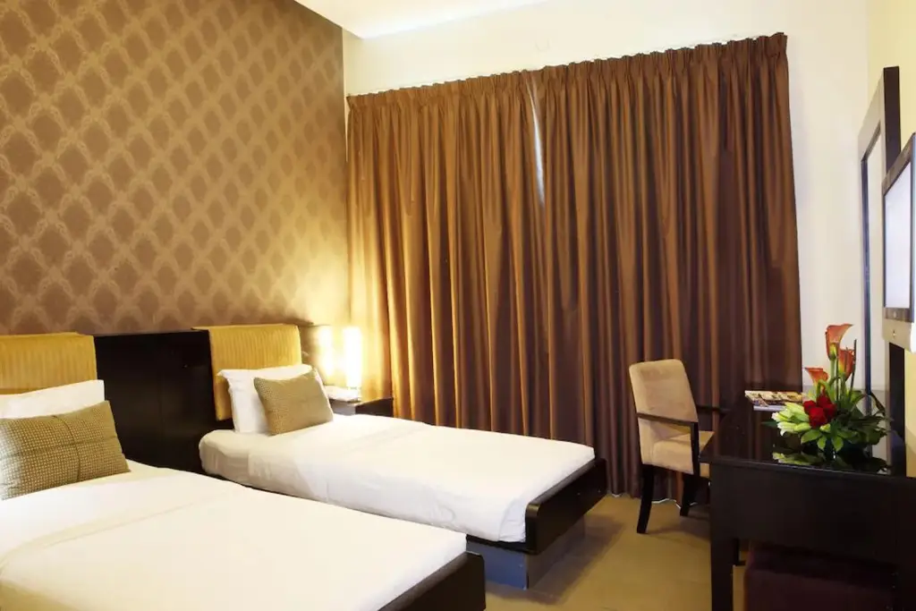 Дубай: Royal Ascot Hotel Apartment
