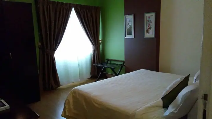 Шарджа: Royal Crown Suites