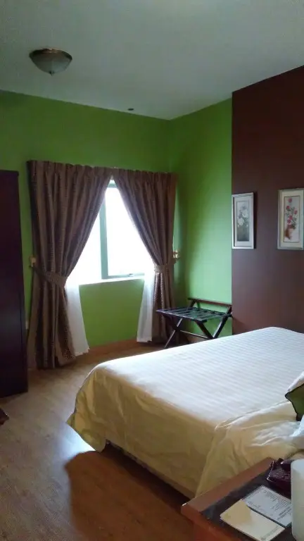 Шарджа: Royal Crown Suites