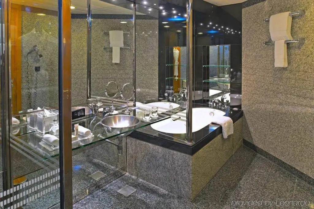 Дубай: Отель Golden Sands Hotel Creek