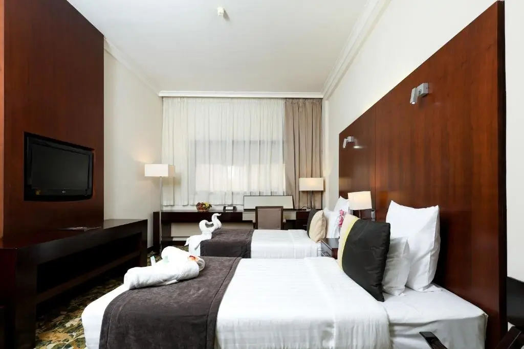 Дубай: Aavri Hotel Deira