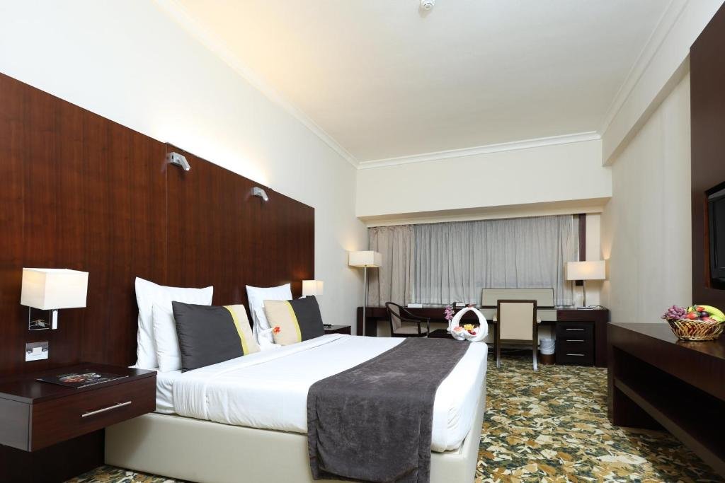 Дубай: Aavri Hotel Deira