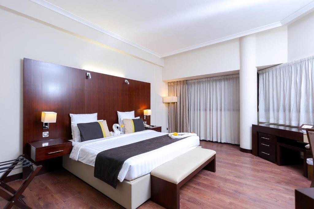Дубай: Aavri Hotel Deira