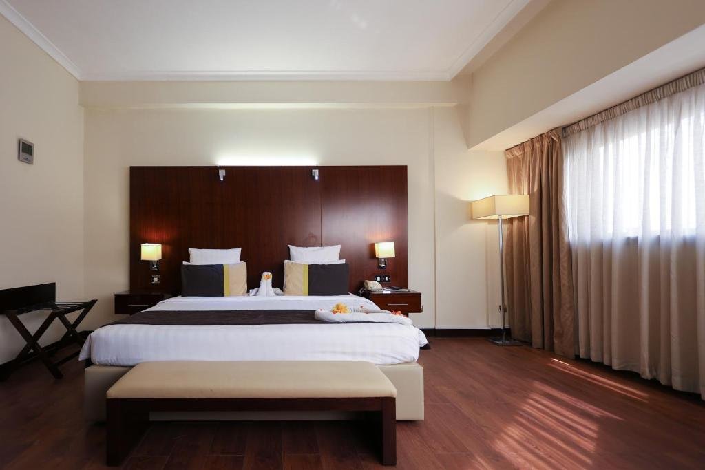 Дубай: Aavri Hotel Deira