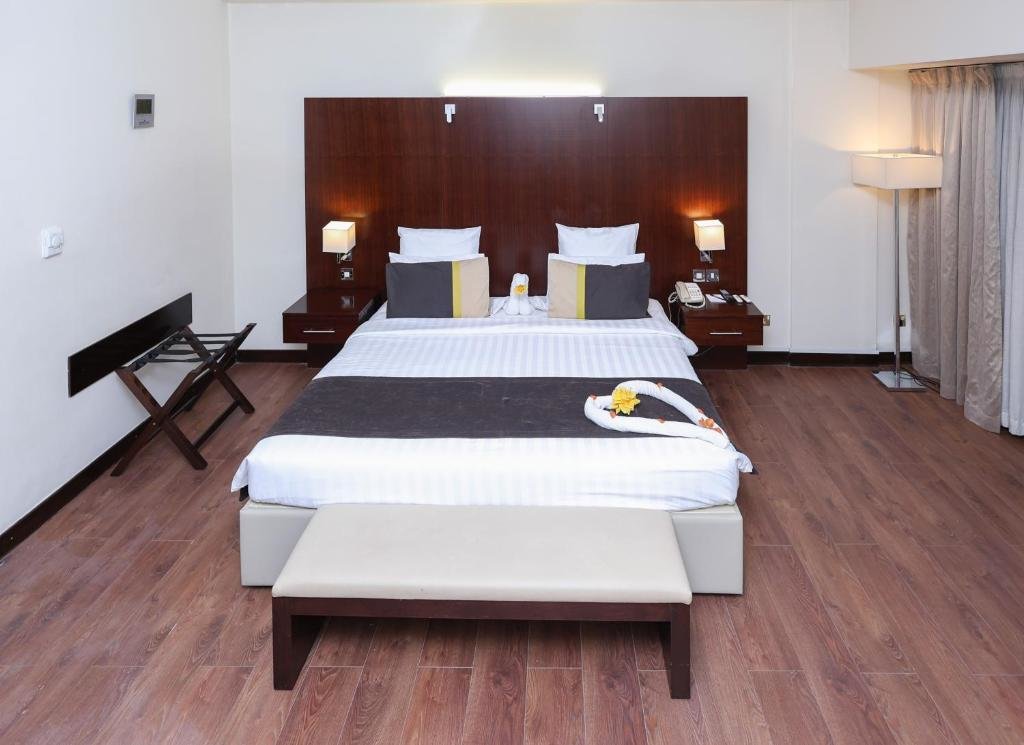 Дубай: Aavri Hotel Deira