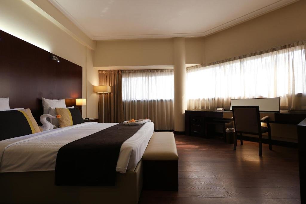 Дубай: Aavri Hotel Deira