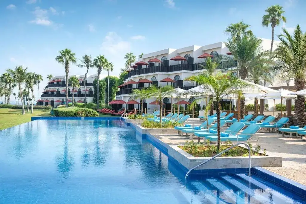 Дубай: Отель JA The Resort - JA Palm Tree Court