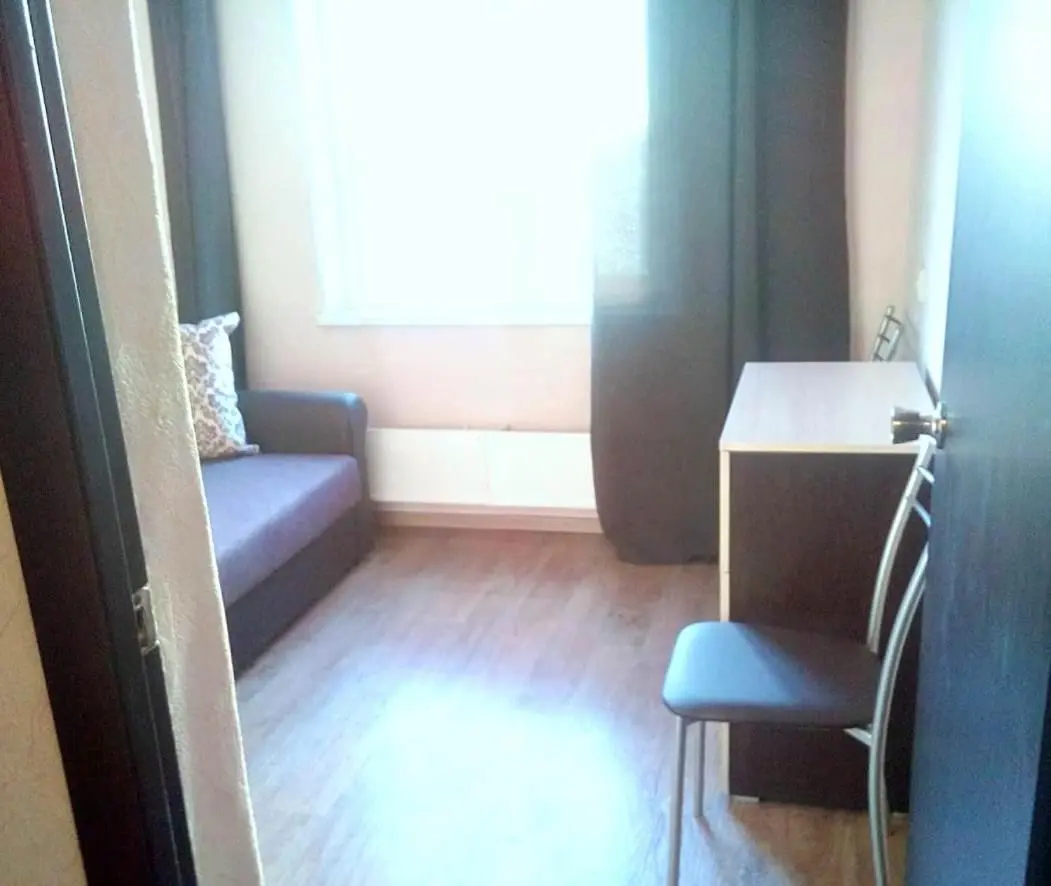 Екатеринбург: Apartment on Reshetnikova 9