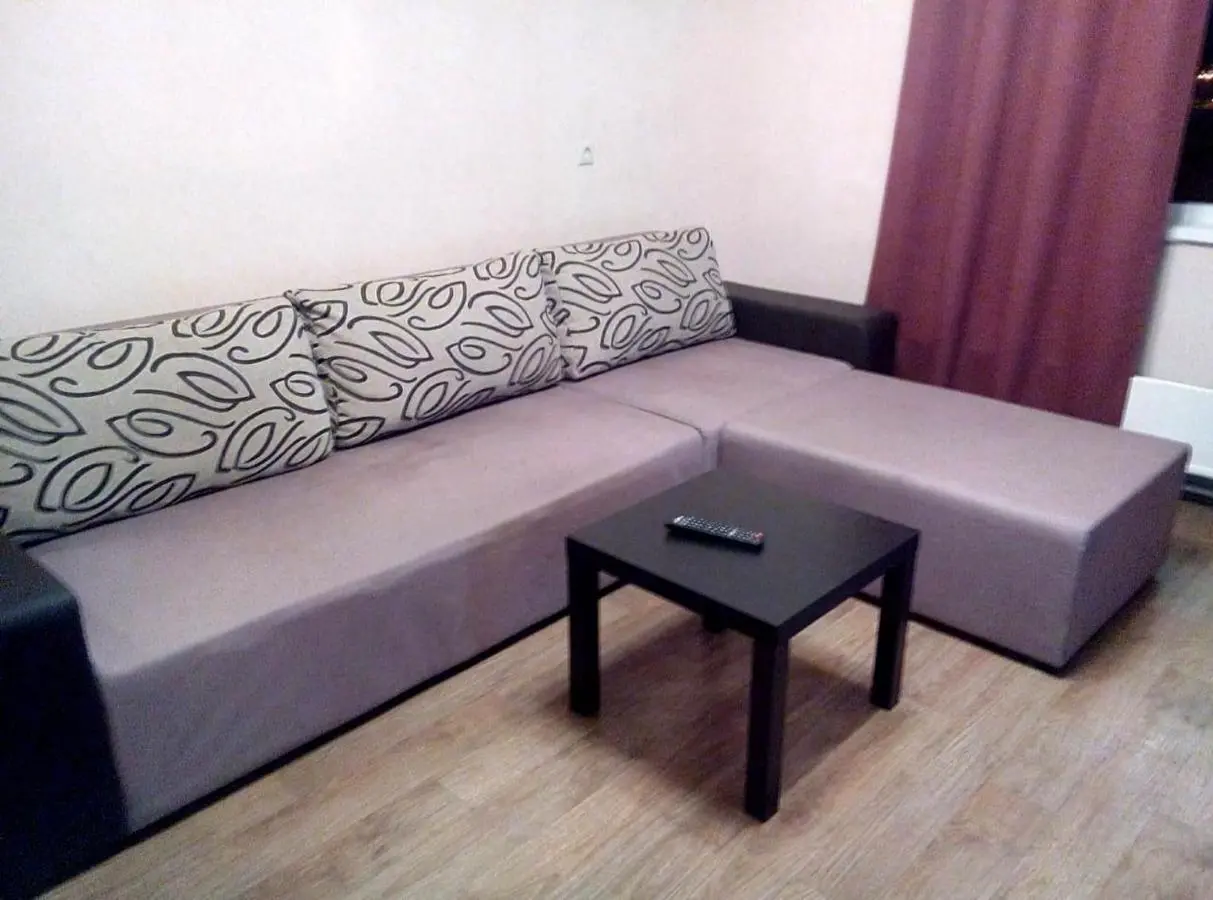 Екатеринбург: Apartment on Reshetnikova 9