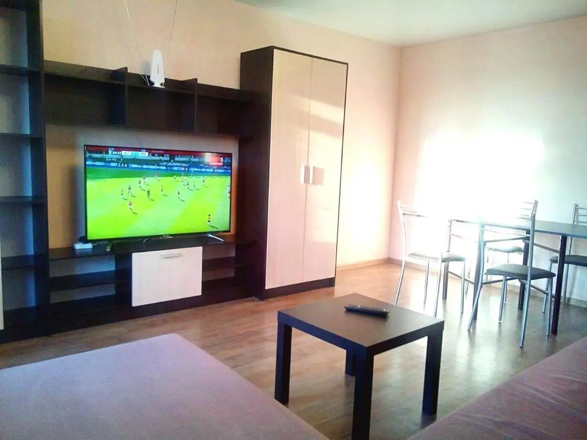 Екатеринбург: Apartment on Reshetnikova 9