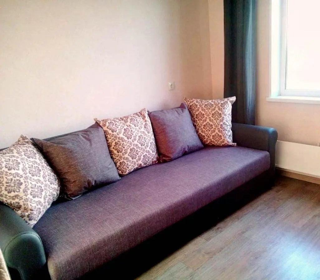 Екатеринбург: Apartment on Reshetnikova 9