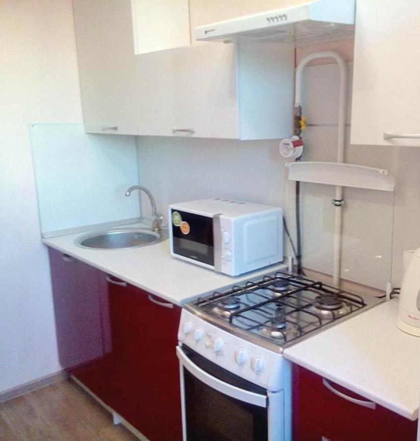 Екатеринбург: Apartment on Reshetnikova 9