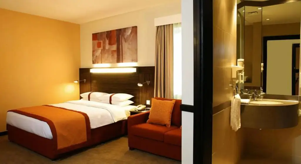 Дубай: Holiday Inn Express Dubai Safa Park an IHG Hotel