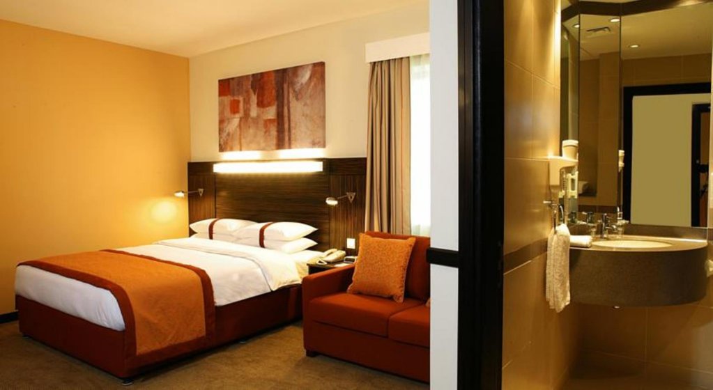 Дубай: Holiday Inn Express Dubai Safa Park an IHG Hotel