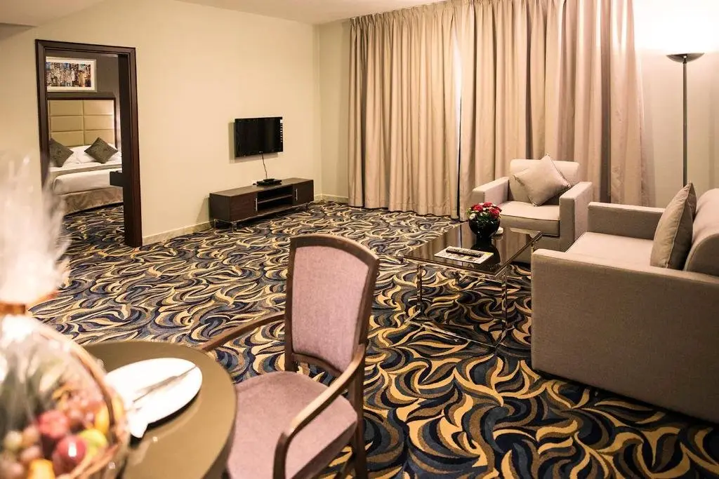 Абу-Даби: Emirates Plaza Hotel