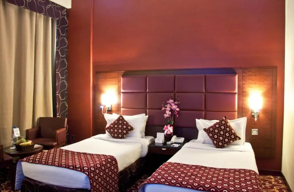 Дубай: Отель Ramee Rose Hotel