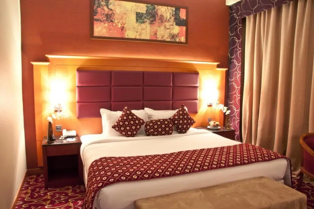 Дубай: Отель Ramee Rose Hotel