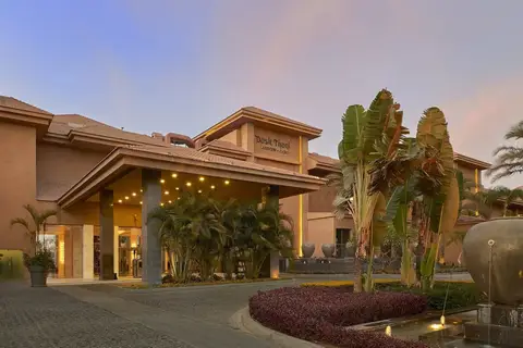 Dusit Thani LakeView Cairo — фото 1
