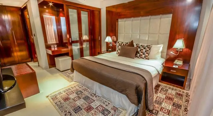 Дубай: Al Salam Grand Hotel Apartment