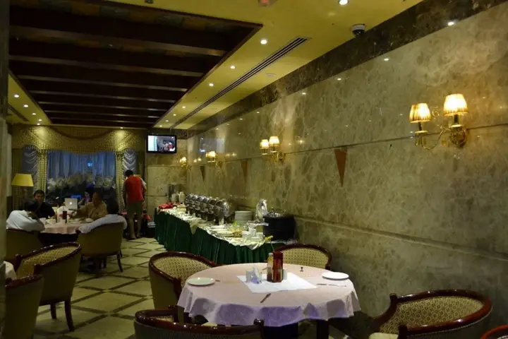 Шарджа: Отель Crystal Plaza