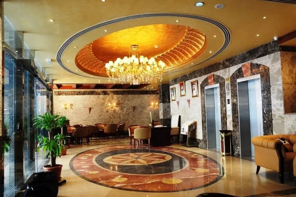 Шарджа: Отель Crystal Plaza