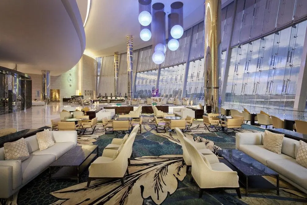 Абу-Даби: Conrad By Hilton Abu Dhabi Etihad Towers
