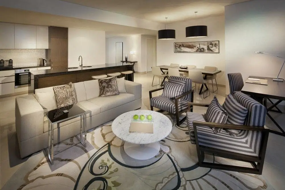 Абу-Даби: Conrad By Hilton Abu Dhabi Etihad Towers